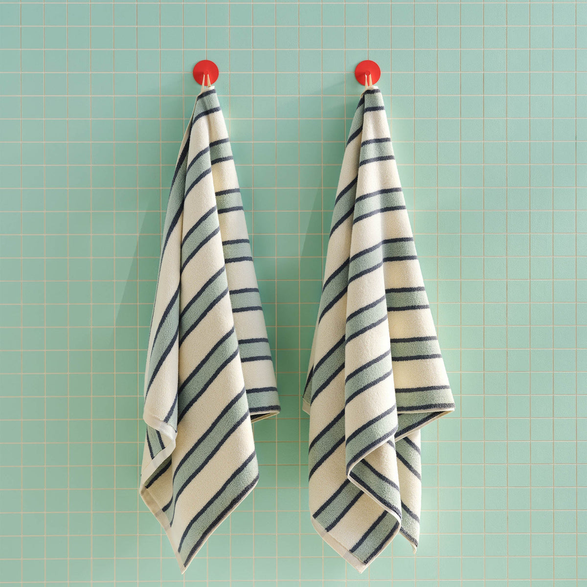 Super-Plush Towel and Robe Bundle - Image 8
