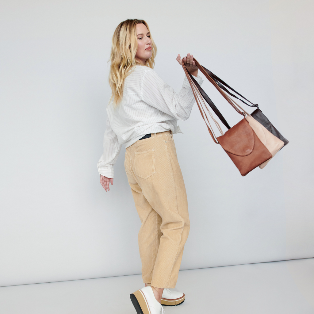 Pippa Leather Crossbody Bag - Image 20