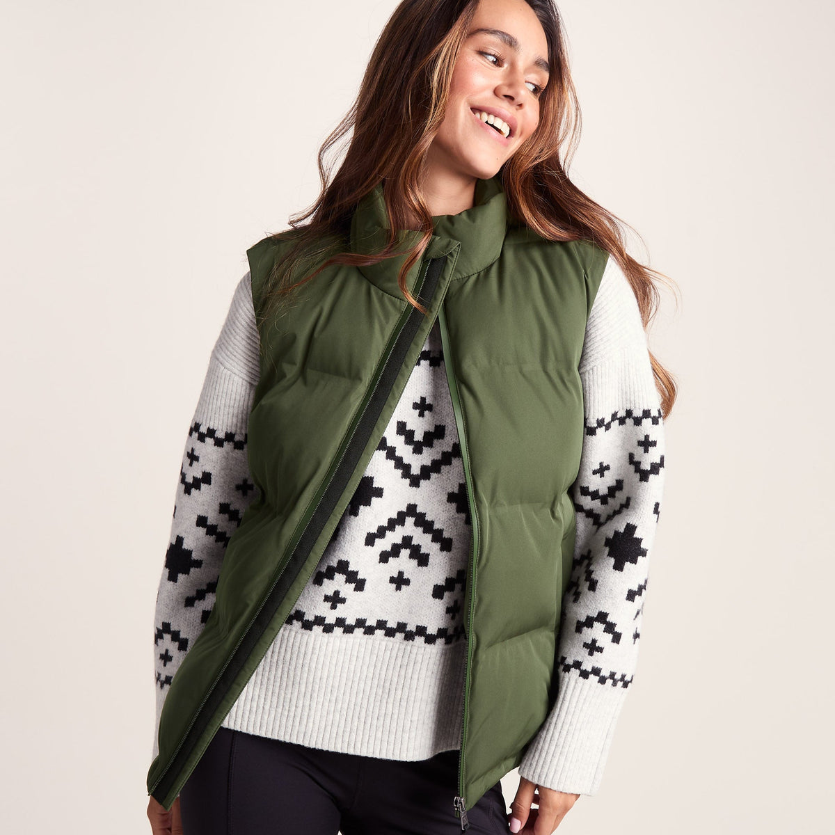 Elyna Womens Shower Resistant Insulated Gilet - Dark Green - Image 5