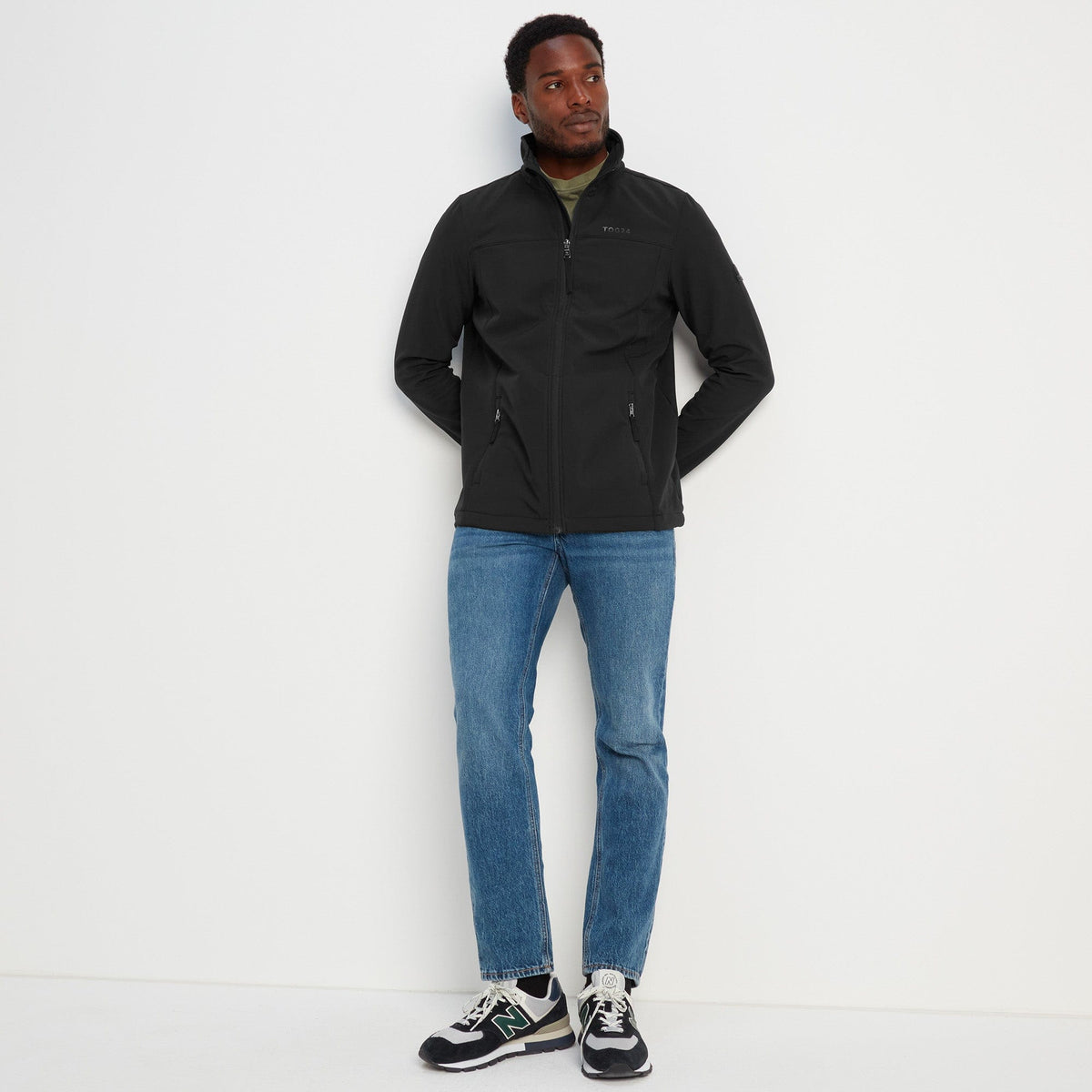 Feizor Mens Shower Resistant Softshell Jacket - Black - Image 5