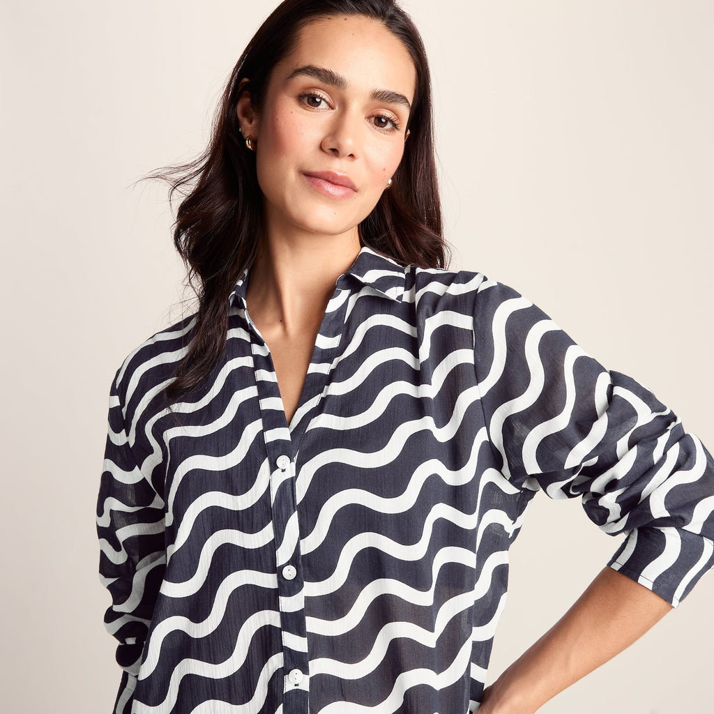 Kylie Womens Long Sleeve 100% Cotton Supersoft Shirt - Oxford Blue Wave Print - Image 5