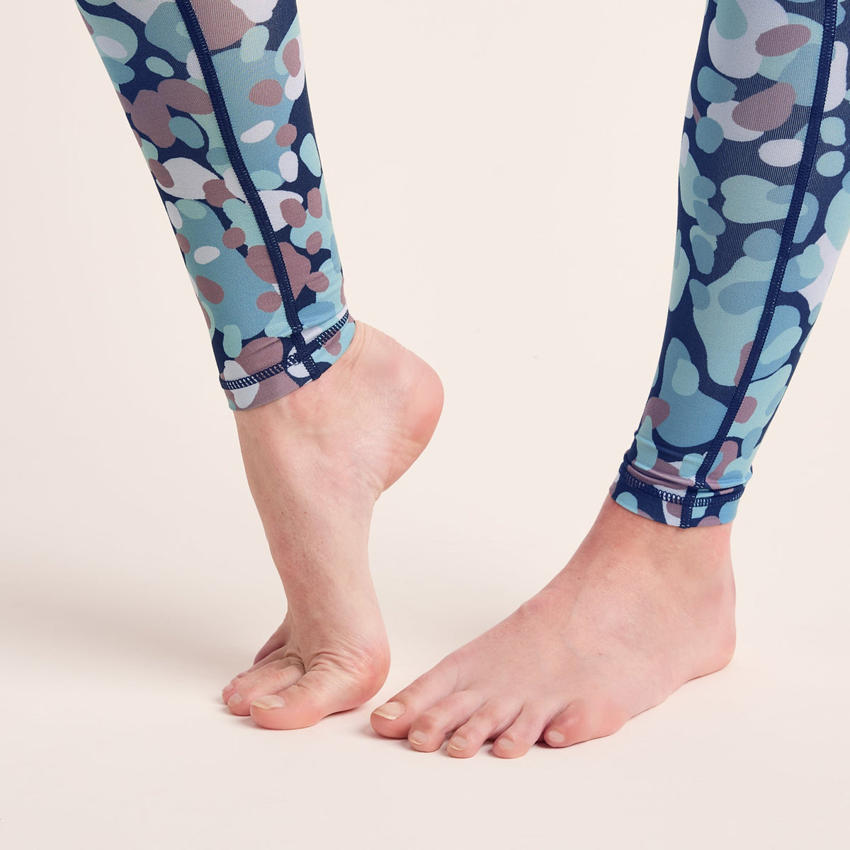 Snowdon Womens Thermal Base Layer Legging - Scatter Print - Image 7