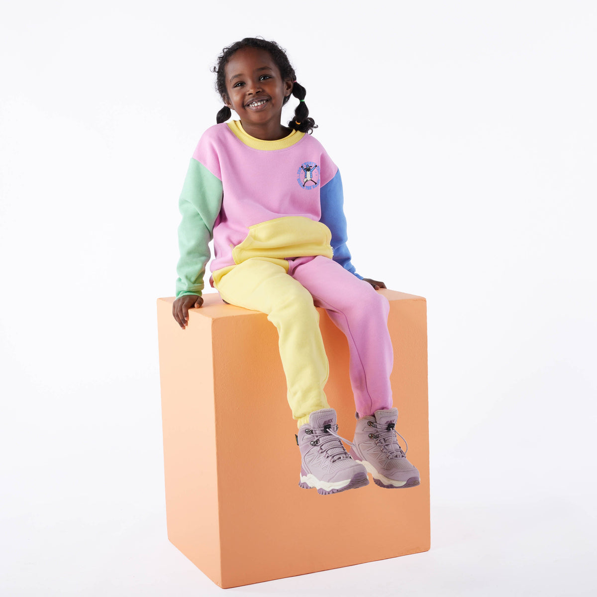 Valais Kids Shaun the Sheep Sweat Pant - Piglet Pink - Image 4