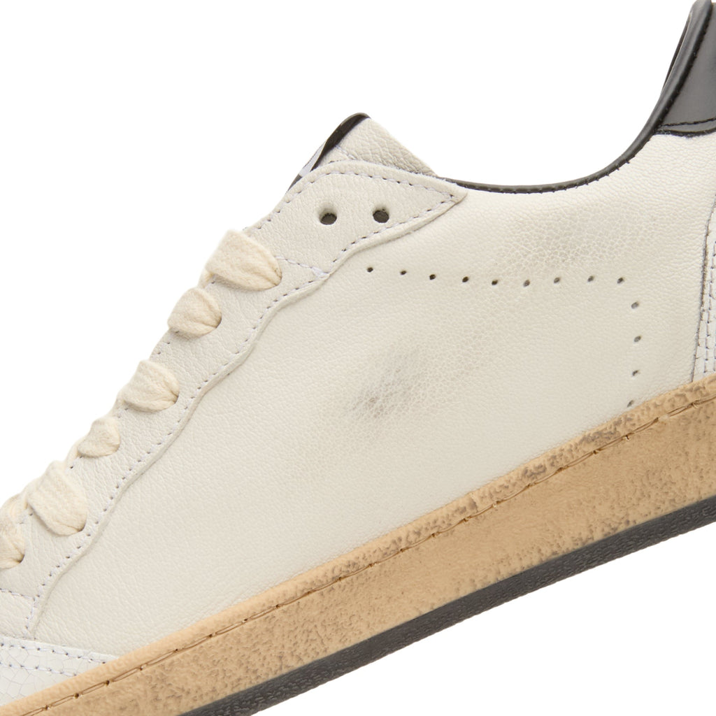 Golden Goose Ballstar Nappa Upper Leather Star And Heel Crack Toe And Spur (White/Black) - Image 8