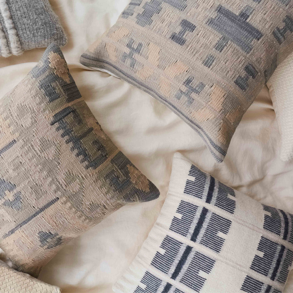 Akara Kilim Pillow - Image 4