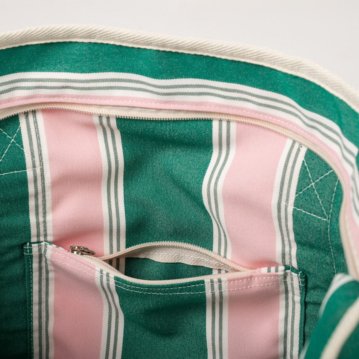 The Beach Bag - Image 4