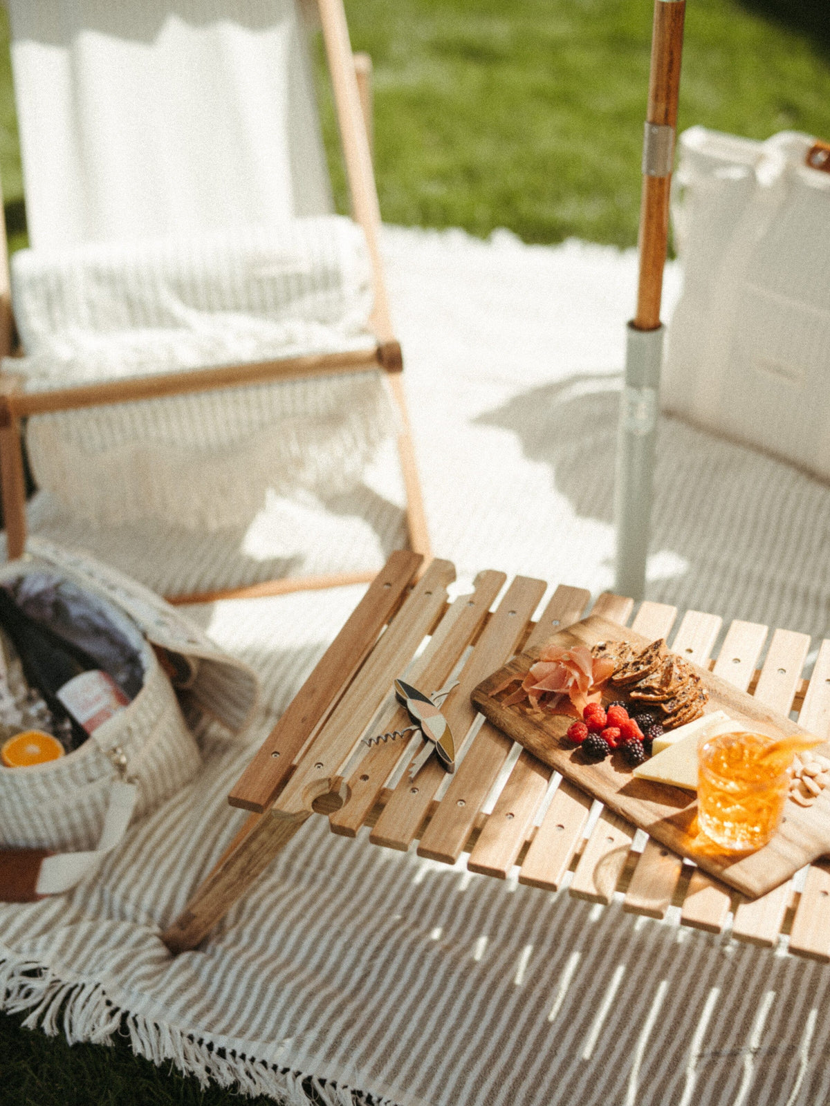 The Folding Picnic Table - Image 10