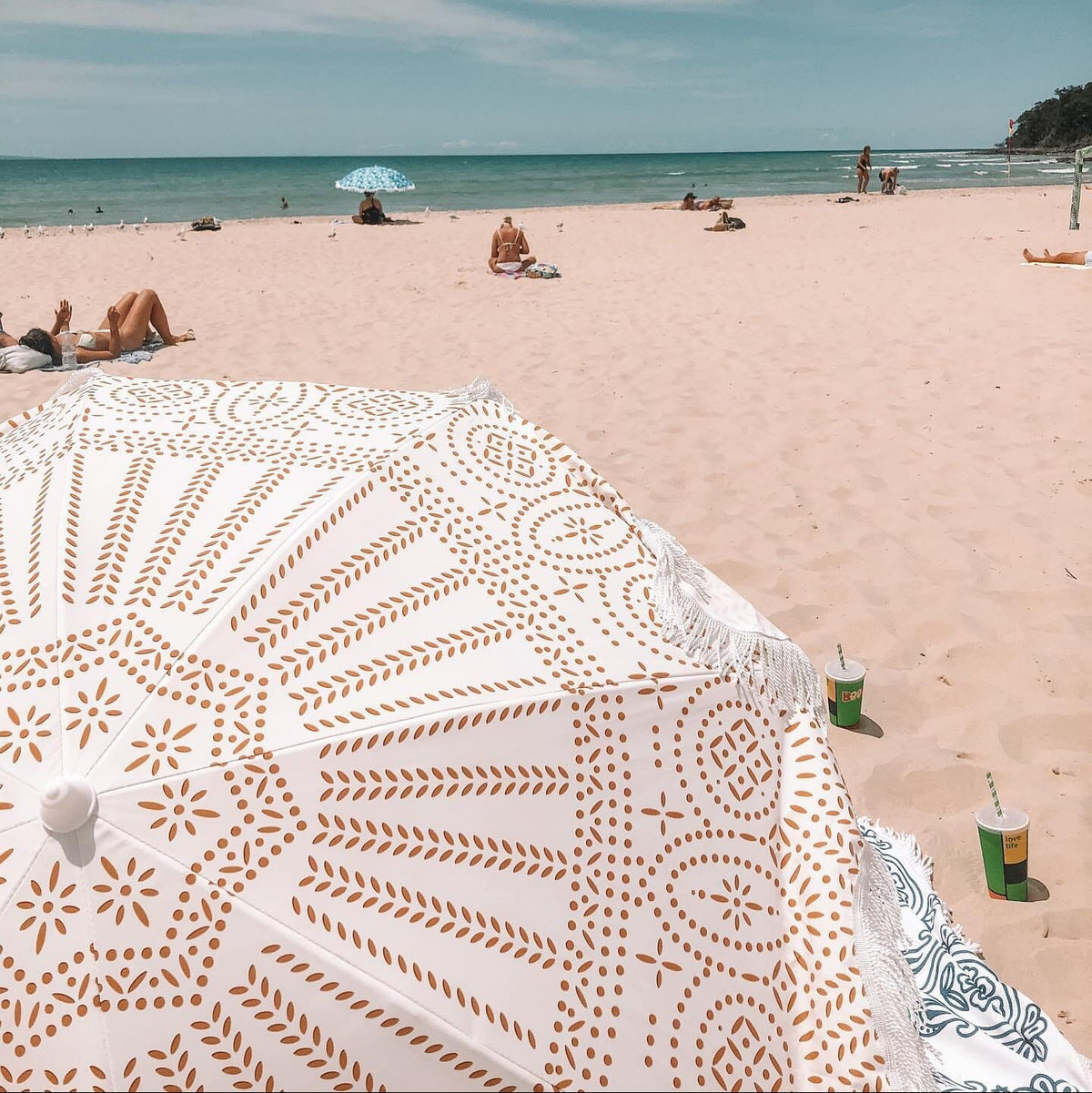 The Holiday Beach Umbrella - Image 5