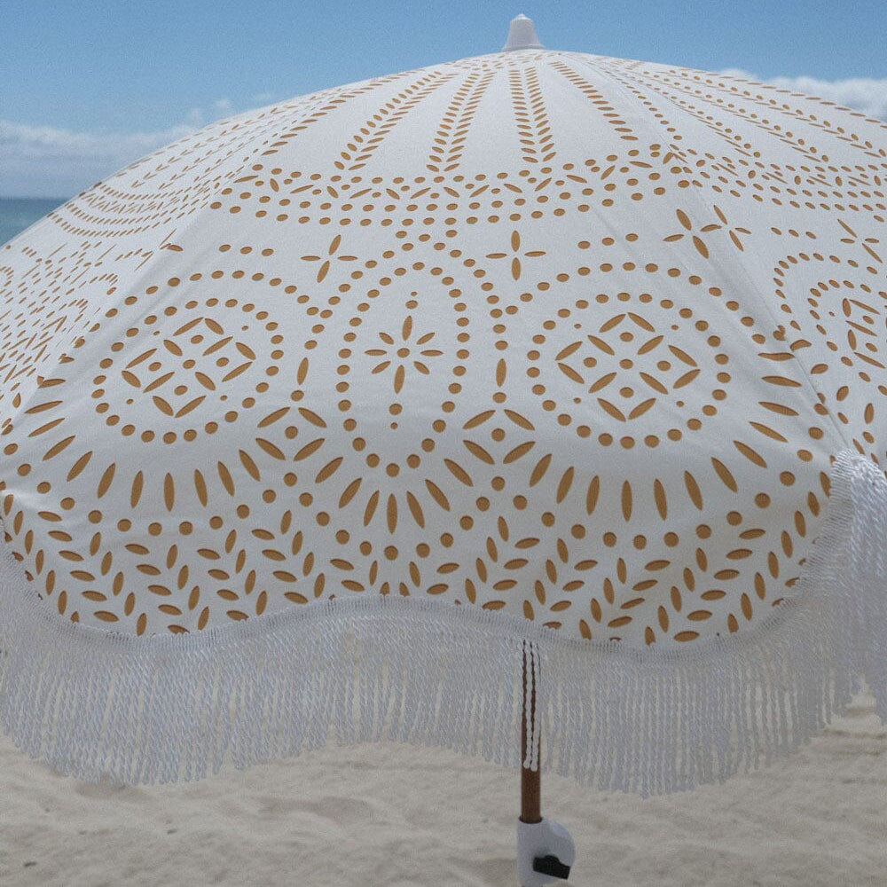The Holiday Beach Umbrella - Image 4