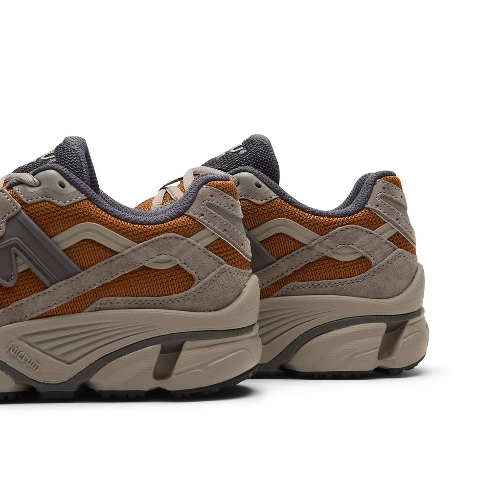 Karhu Super Fulcrum (Gray Flannel/Subterranean) - Image 3