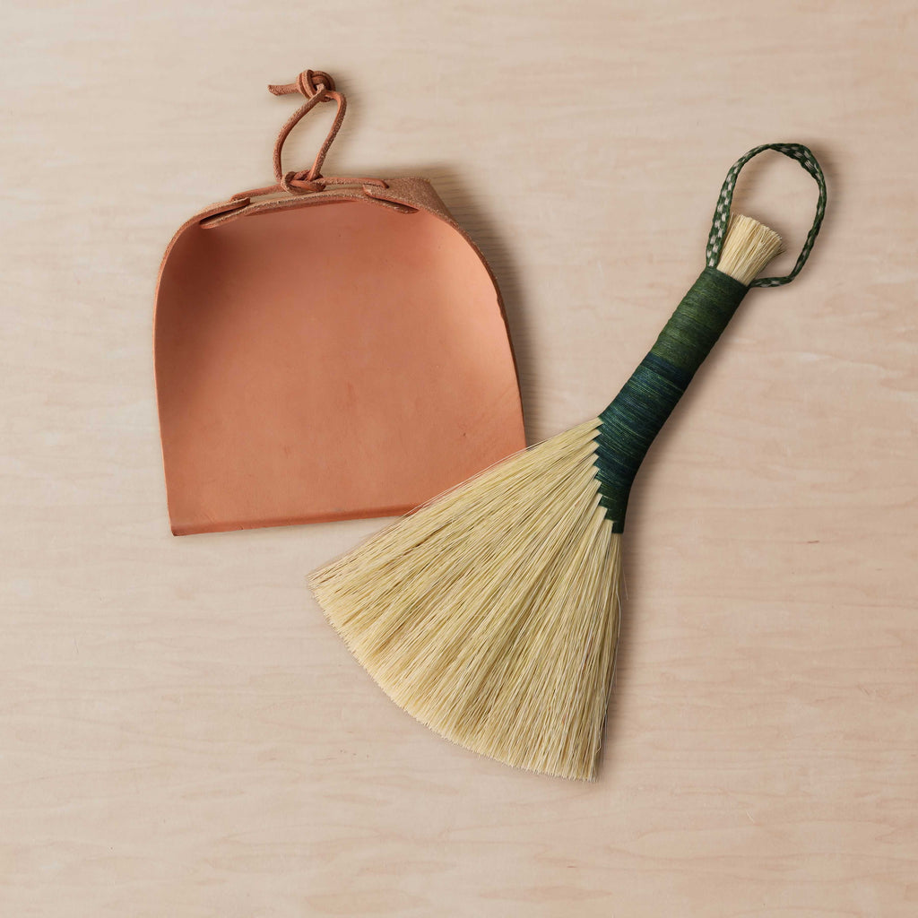 Tampico Wing and Dustpan Set - Image 2