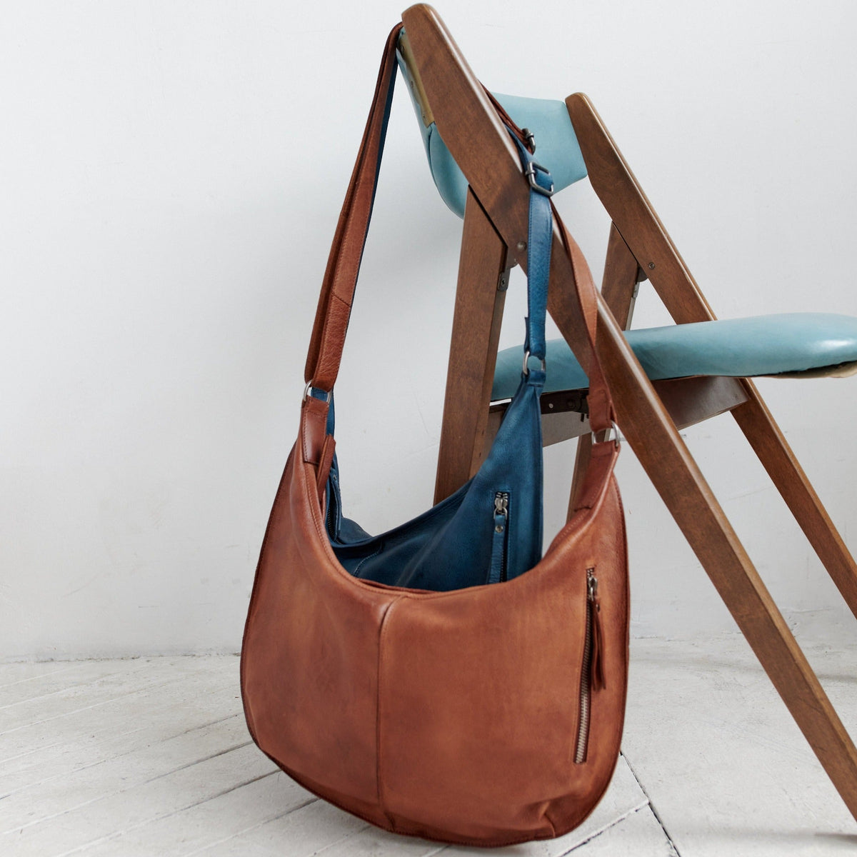 Jackson Leather Crossbody Bag - Image 13