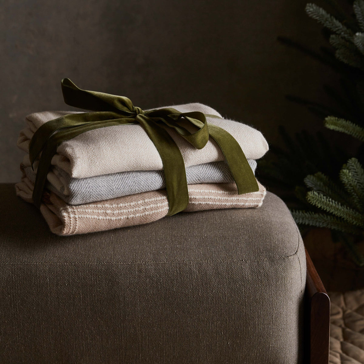 La Calle Alpaca Throw - Image 6
