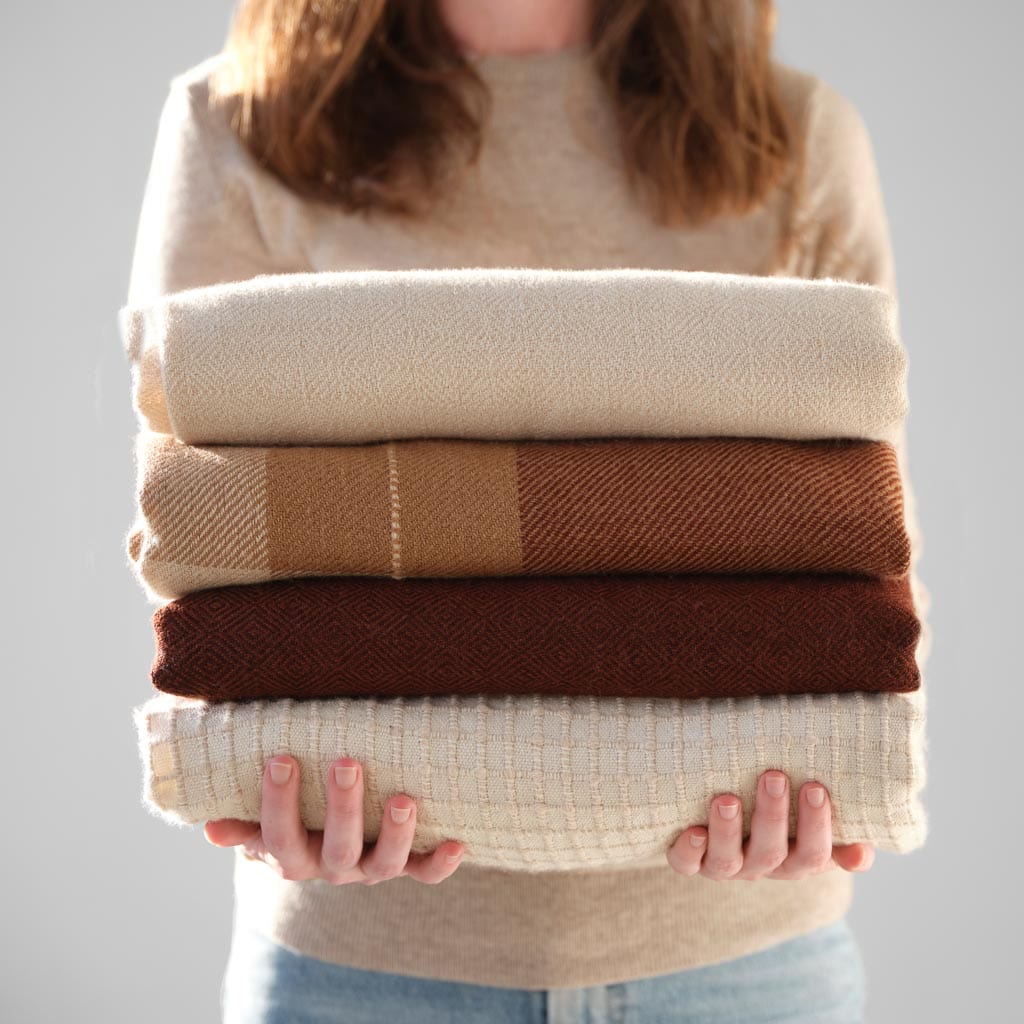 La Calle Alpaca Throw - Image 10