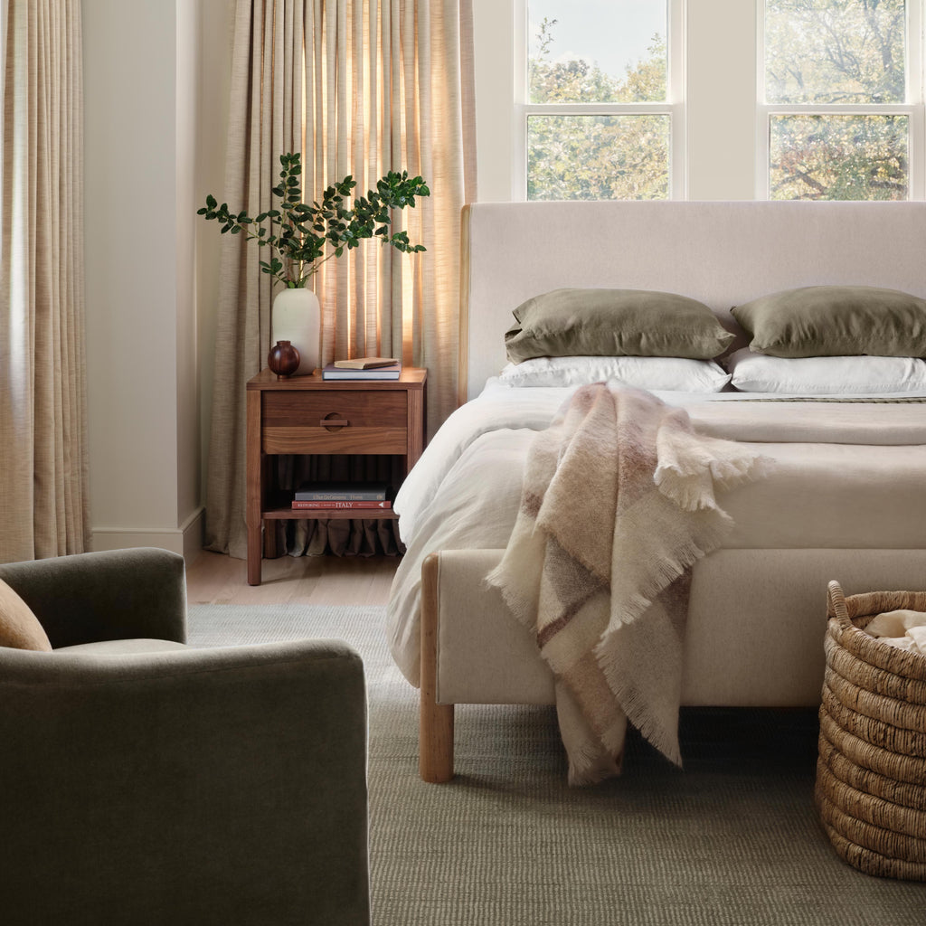 Laurel Bed with Low Footboard - Image 2