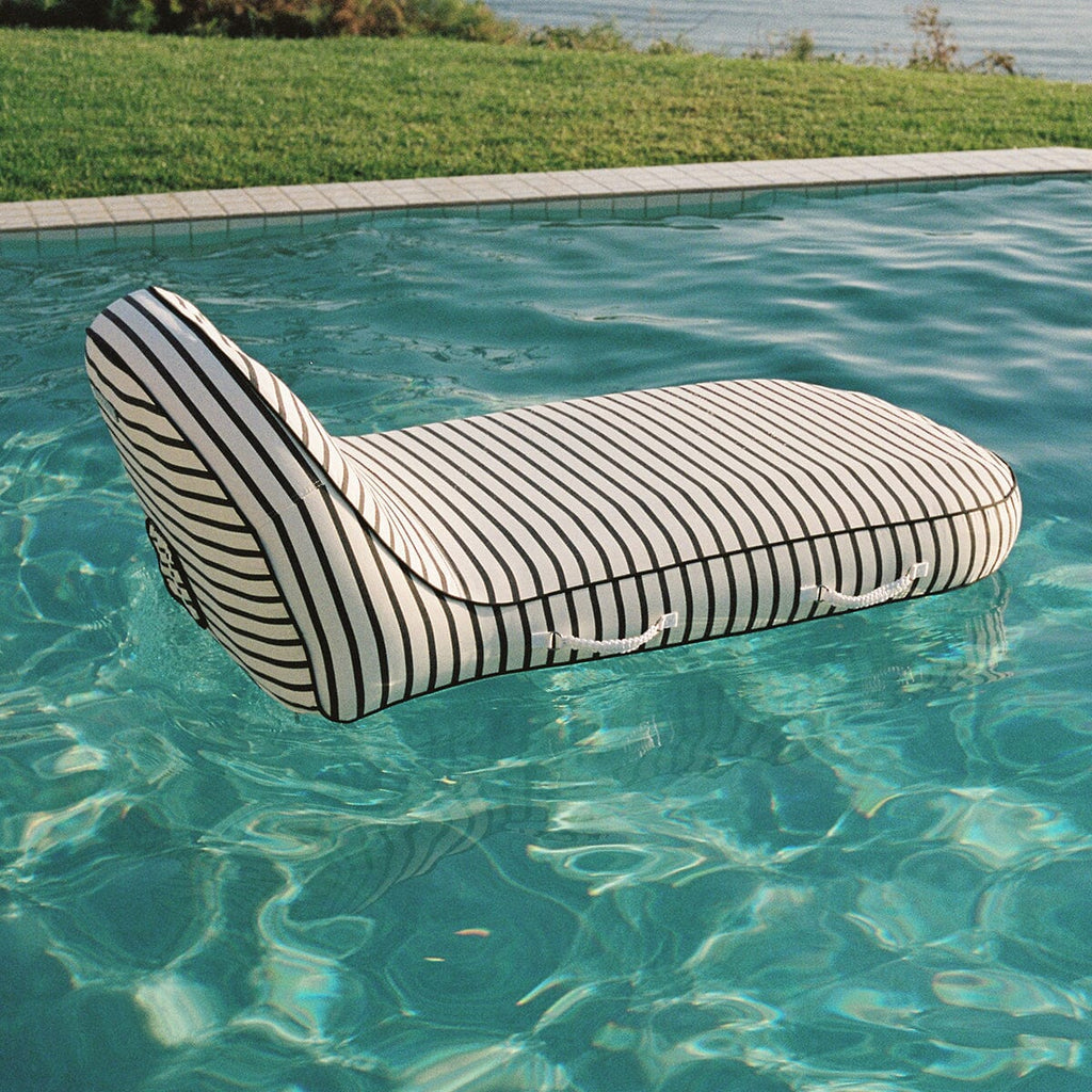 The Pool Lounger - Image 8