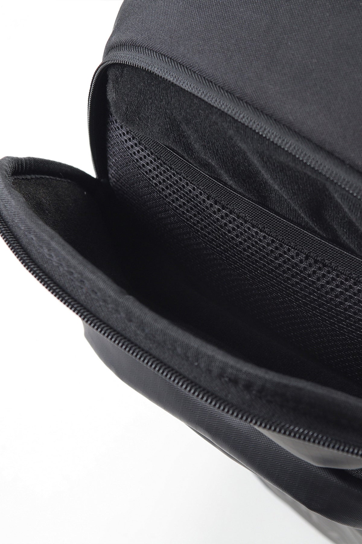 Surfanic Journey 25l Backpack - Black - Image 15