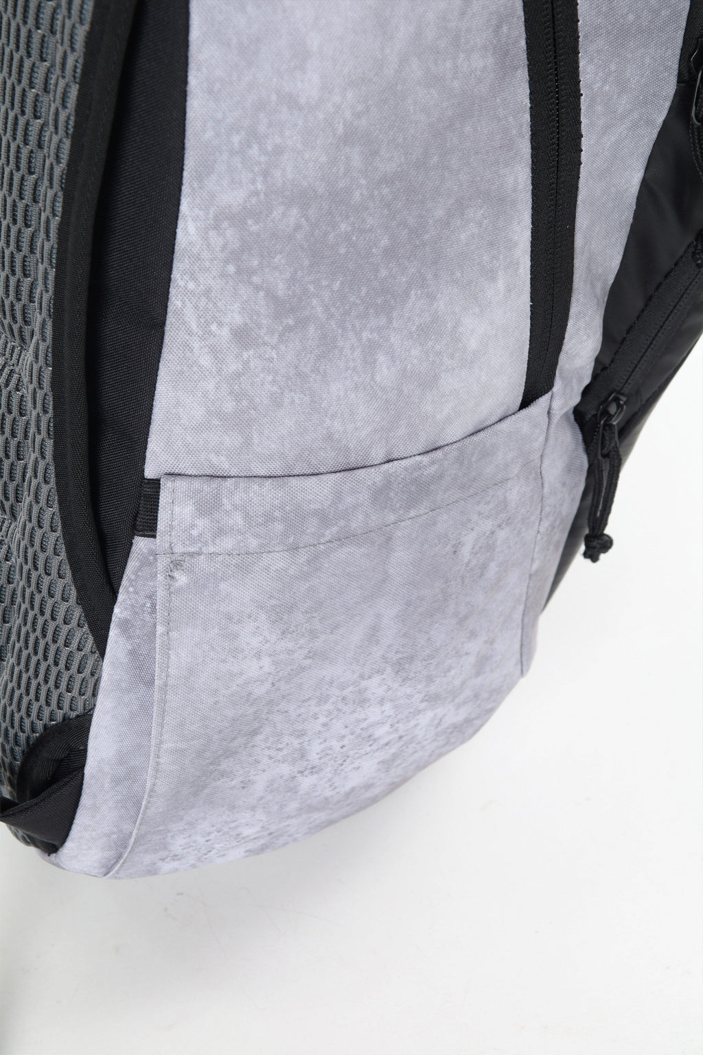 Surfanic Journey 25l Backpack - Grey - Image 13