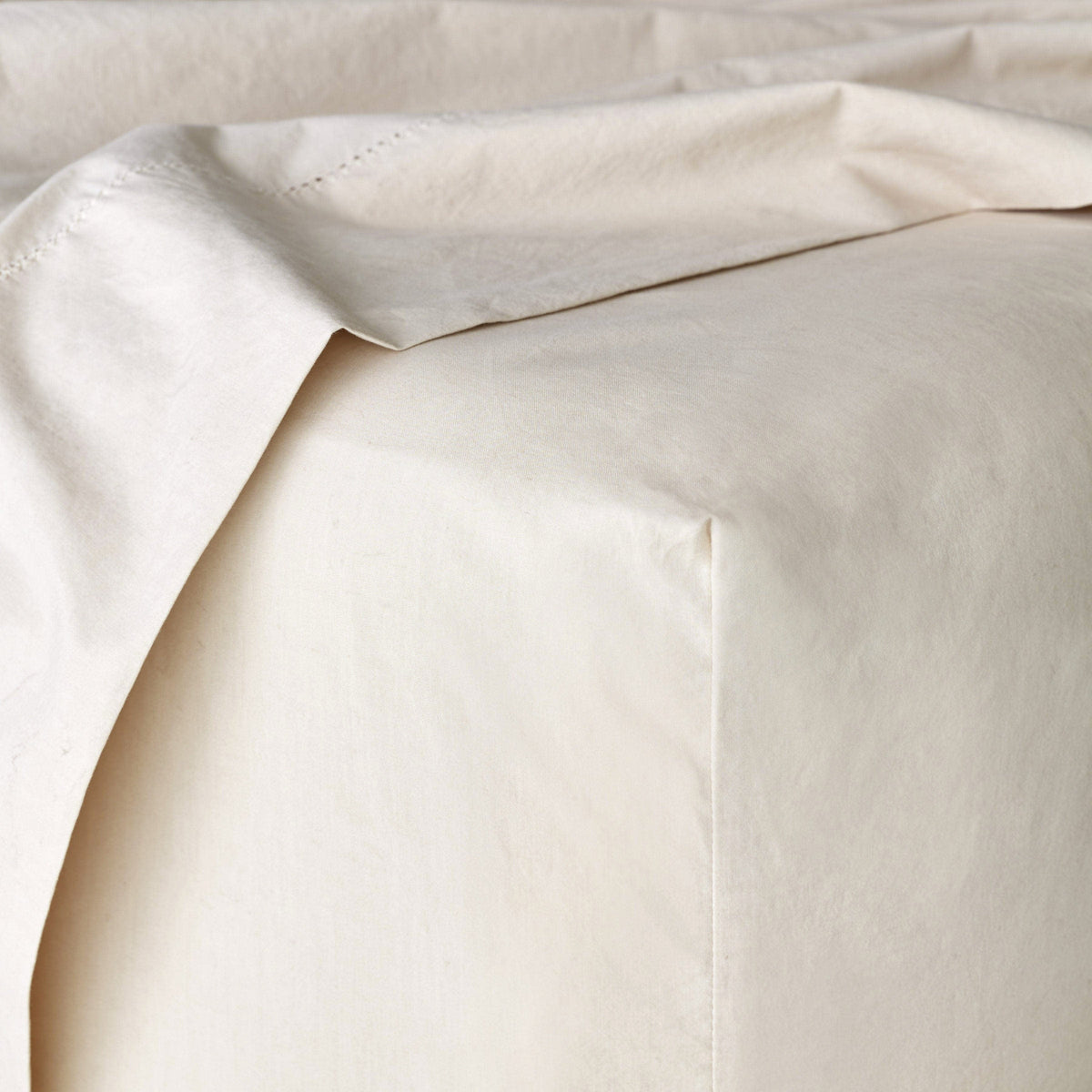 Stonewashed Organic Cotton Percale Fitted Sheet - Image 5