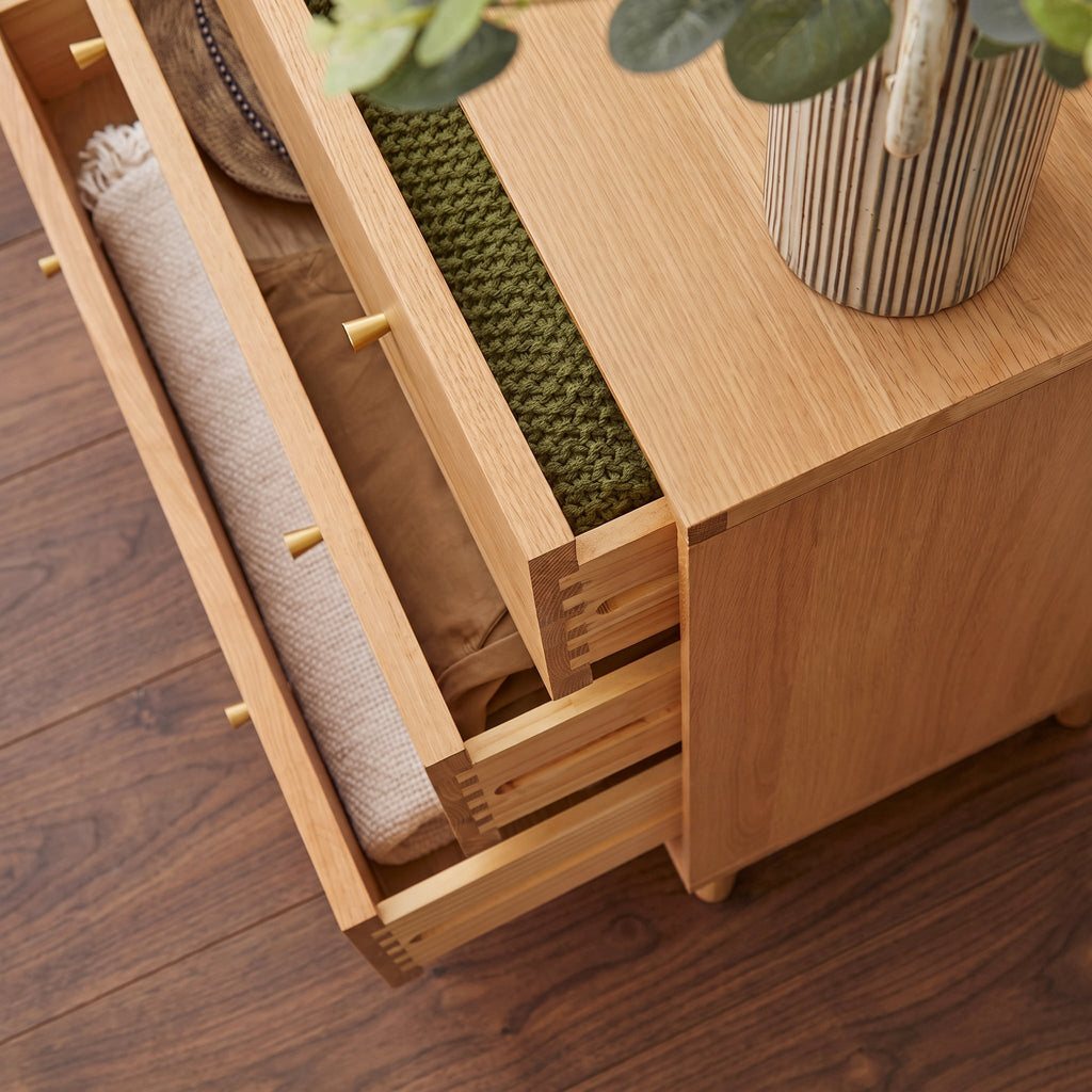 Wright Oak Chest of 3 Drawers - Image 2