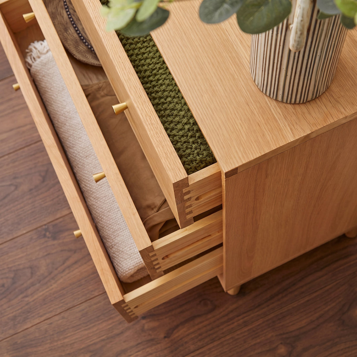 Wright Oak Chest of 3 Drawers - Image 2