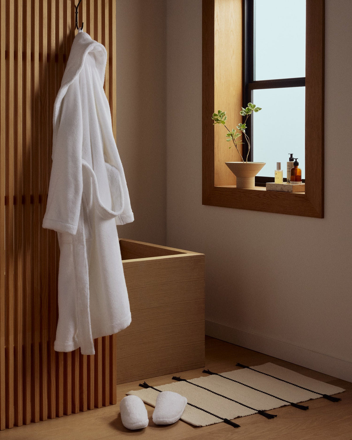 Organic Tassel Bath Rug (Natural and Onyx) - Image 4